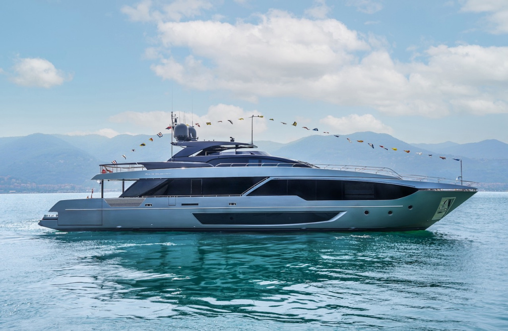 Riva 112' Dolcevita Super_main image.jpeg