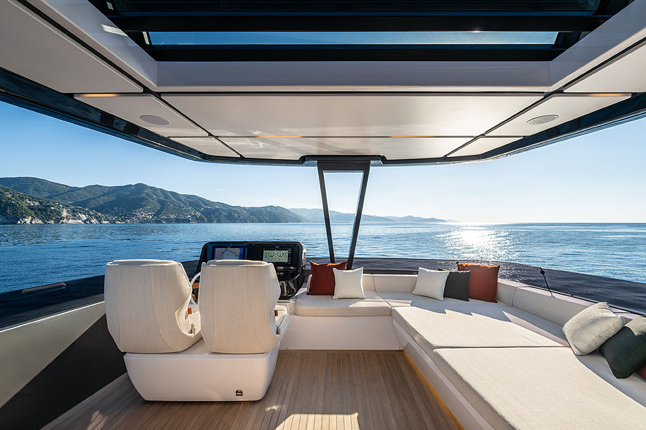 /upload/iblock/158/12_Ferretti_Yachts_800.jpg