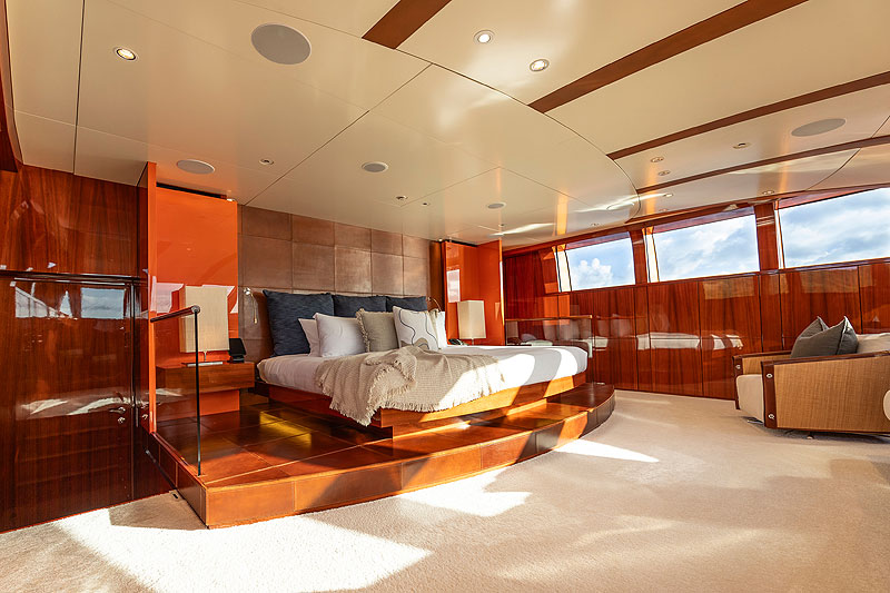 /upload/iblock/24b/yacht-dragonfly-interior-18.jpg