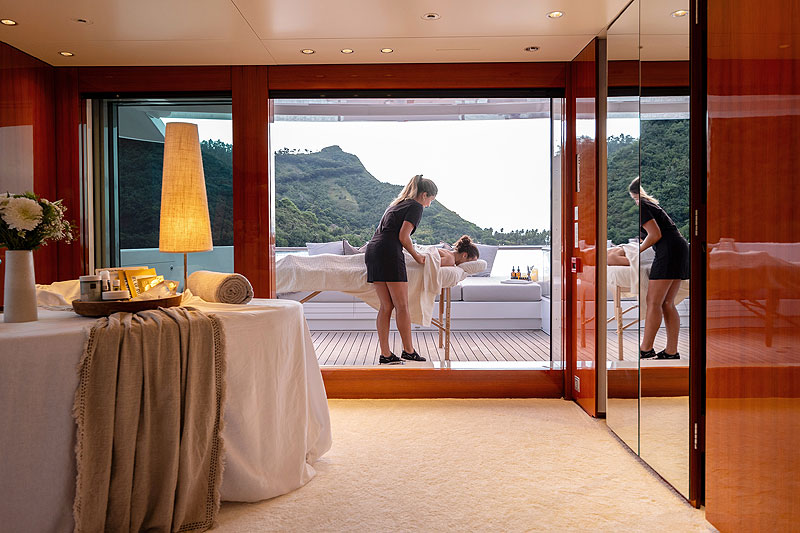 /upload/iblock/2b0/yacht-dragonfly-interior-35.jpg