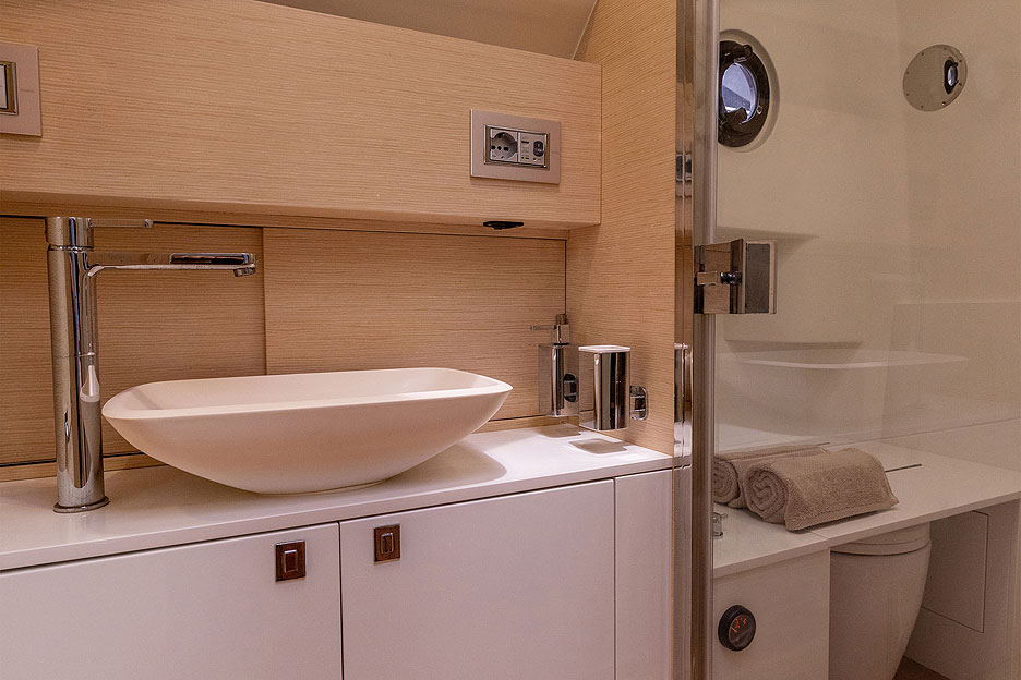 https://ru.yachting-mag.com/upload/iblock/2f9/Strider15_19.jpg