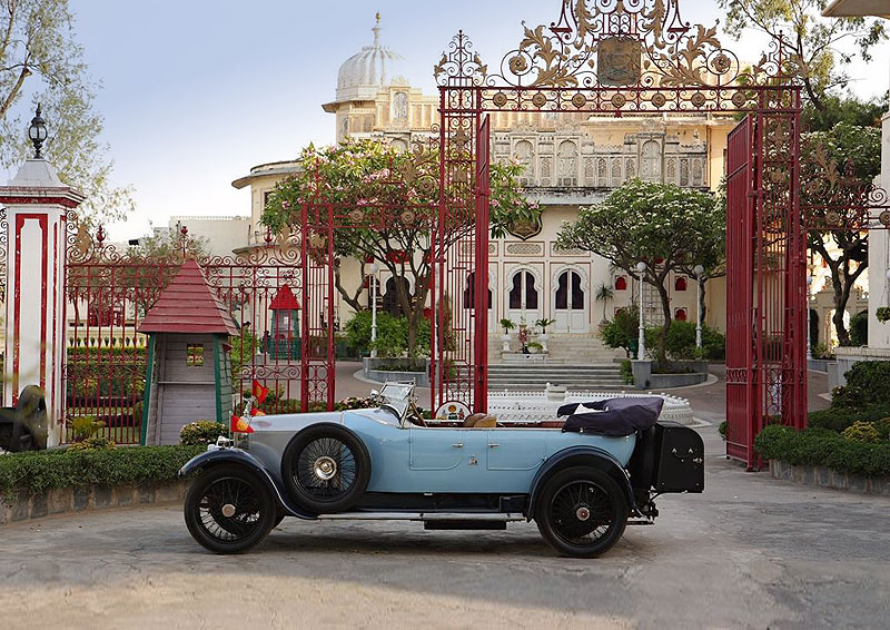 /upload/iblock/403/003-037-a-This-Rolls-Royce-Twenty-chassis---GLK21-has-participated-at-the-Pebble-Beach-Concours-d-Elegance.jpg