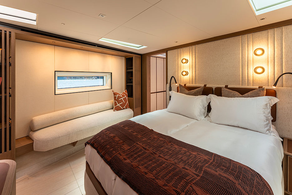 https://ru.yachting-mag.com/upload/iblock/443/SW108_Kalantis_Interior_3_.jpg