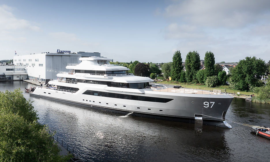 /upload/iblock/576/Project_715_Valor_launched_copyright_Feadship_18.jpg