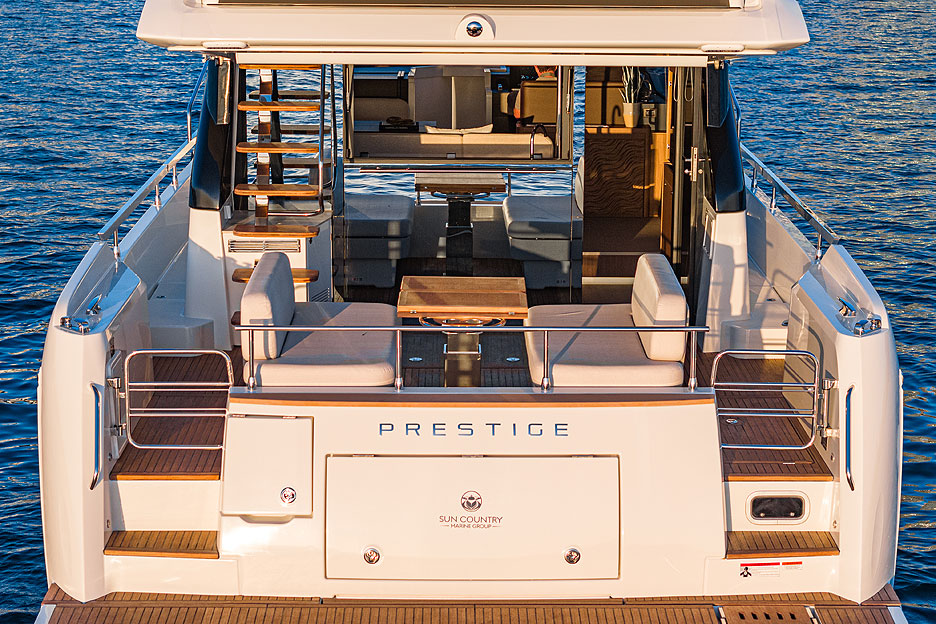 https://ru.yachting-mag.com/upload/iblock/5a5/PRESTIGE_F4.9_HARD_TOP_VERSION_SHOOTING_NEWPORT_CALIFORNIA_2024_29_.jpg