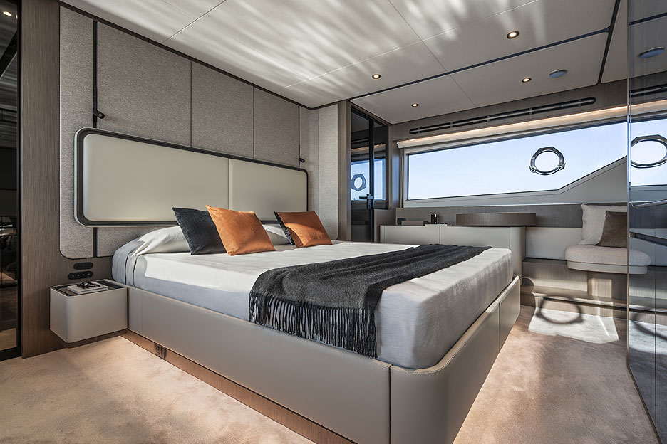 https://ru.yachting-mag.com/upload/iblock/74a/Ferretti_Yachts_720_interiors_22_.jpg