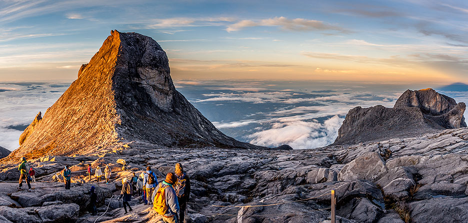 /upload/iblock/7ad/Mount_Kinabalu_near_Lows_Peak_about_3900m._This_is_sunrise.jpg
