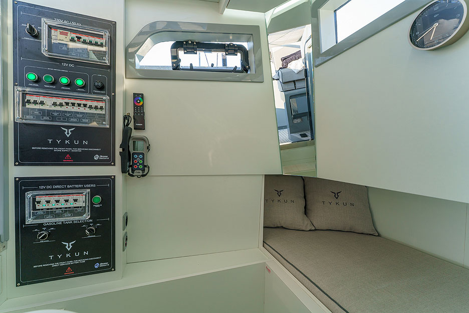 https://ru.yachting-mag.com/upload/iblock/89d/dsc0878_SSvm7j0j.jpg