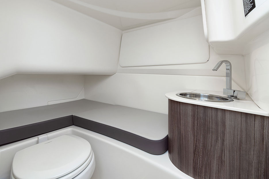https://ru.yachting-mag.com/upload/iblock/907/2026_SDX_270_SDX270_head_07206.jpg