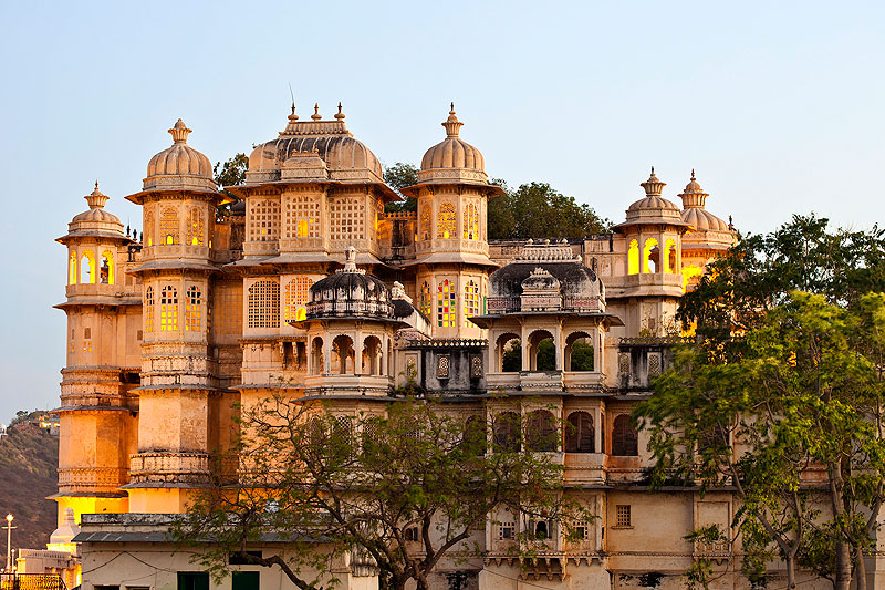 /upload/iblock/91e/Museums-in-India_City-Palace_credit-traveler1116_iStock-http___www.istockphoto.com_gb_photo_city-palace-in-udaipur-india-gm155152863-18531273.jpg