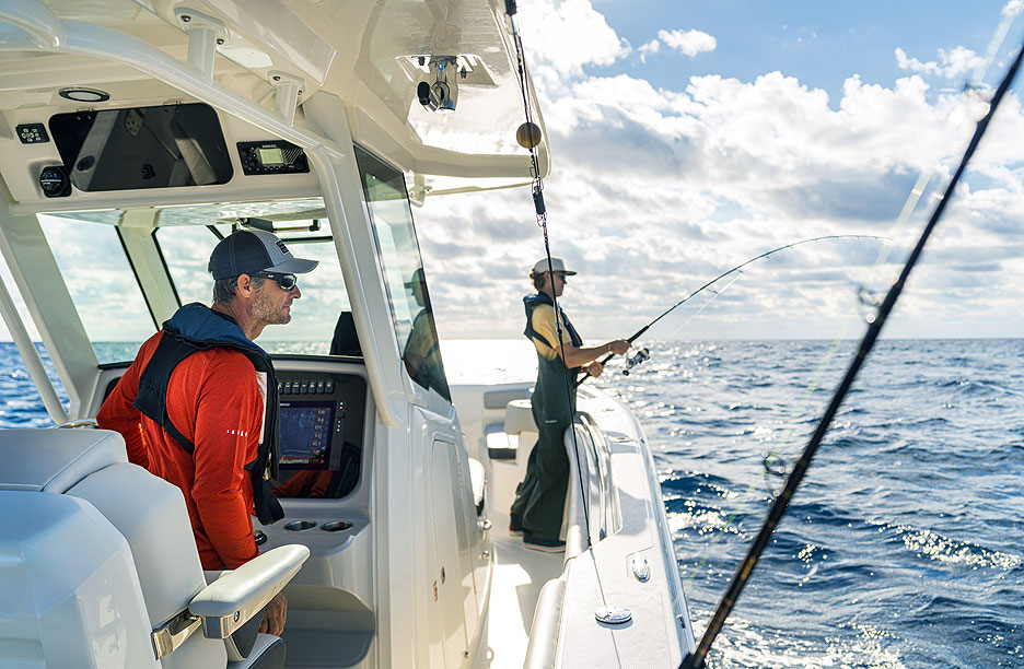 https://ru.yachting-mag.com/upload/iblock/a67/2025_11_BW_330_Outrage_03738.jpg