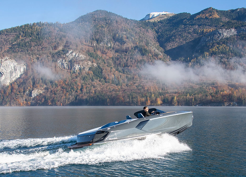 https://ru.yachting-mag.com/upload/iblock/a8e/797_Spectre_8.jpg