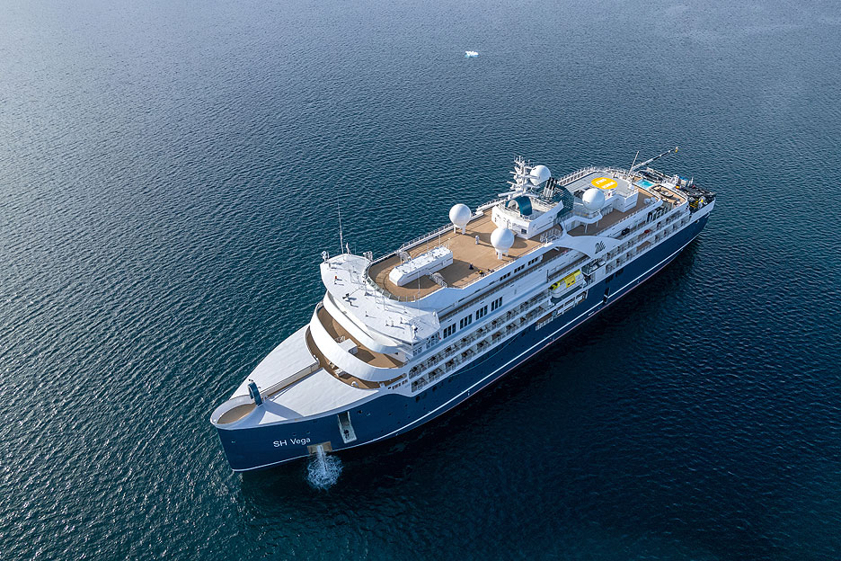 https://ru.yachting-mag.com/upload/iblock/b8a/SH_Vega_at_sea_2.jpg