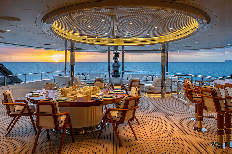 https://ru.yachting-mag.com/upload/iblock/cb0/UD_aft_deck_8A0A9925.jpg