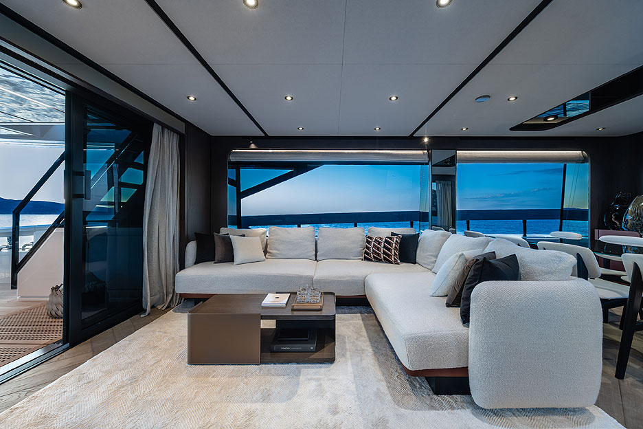 /upload/iblock/d43/05_Ferretti_Yachts_800_interiors.jpg