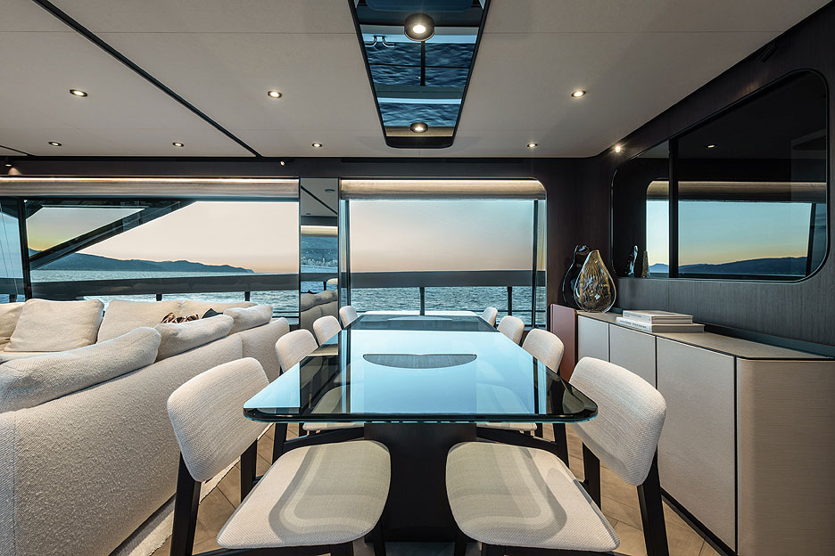 /upload/iblock/d81/03_Ferretti_Yachts_800_interiors.jpg