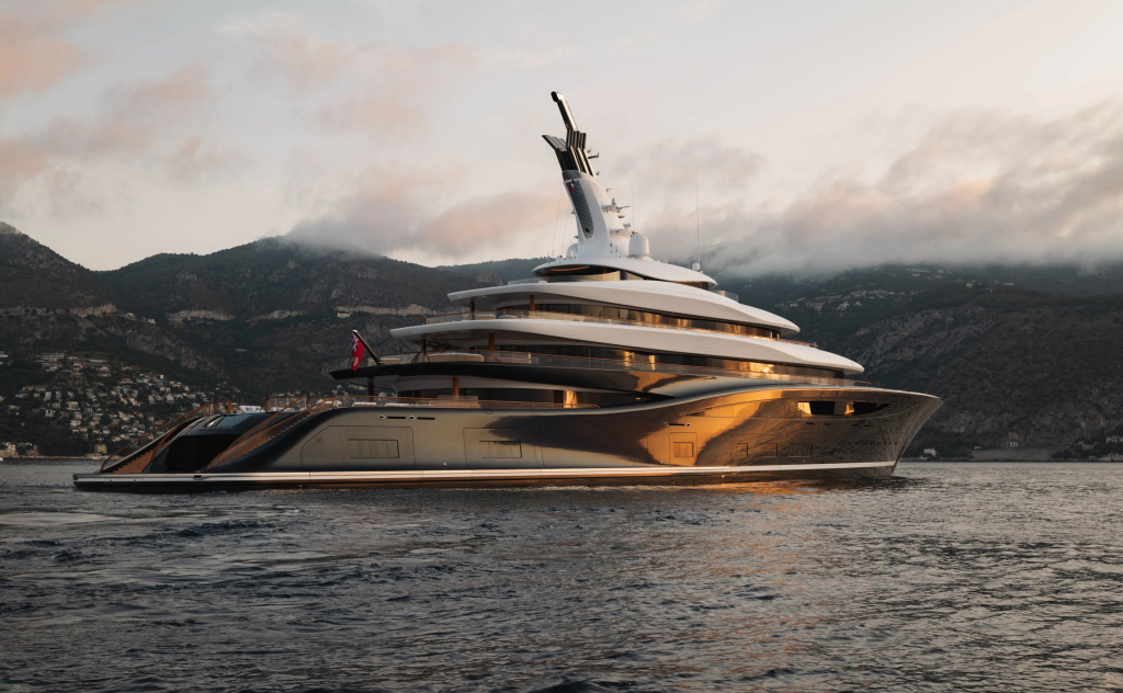 Feadship-Breakthrough.jpg