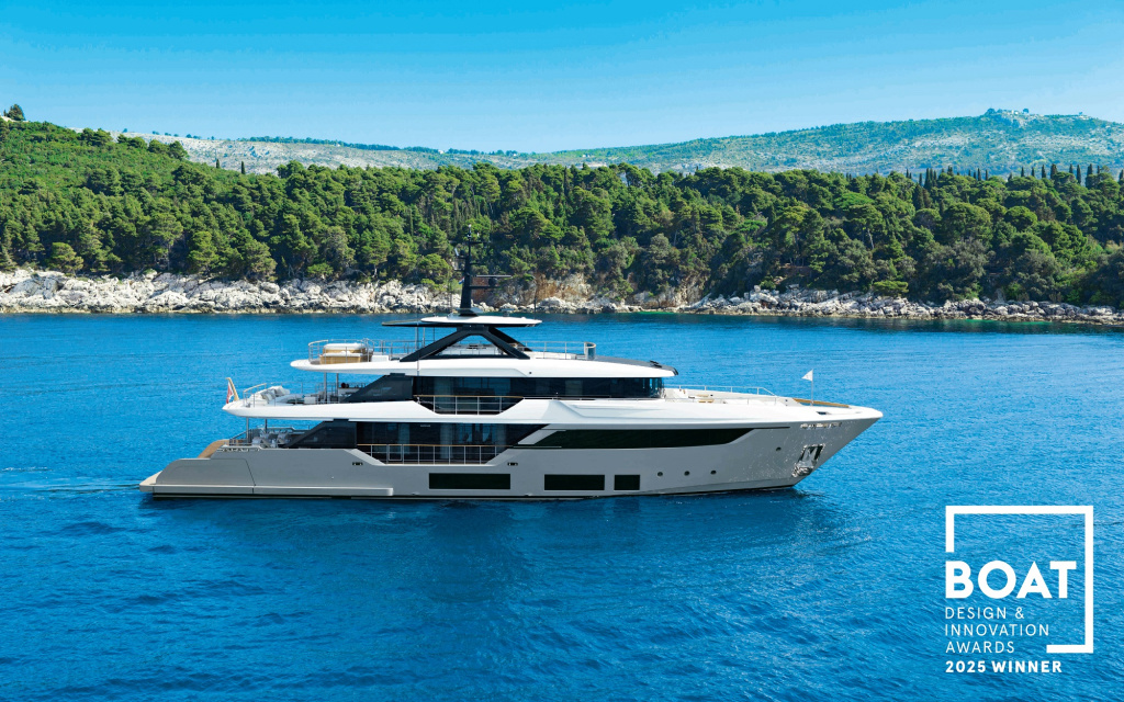 01_Hero Image_Custom Line Navetta 38.jpg 01_Hero Image_Custom Line Navetta 38.jpg