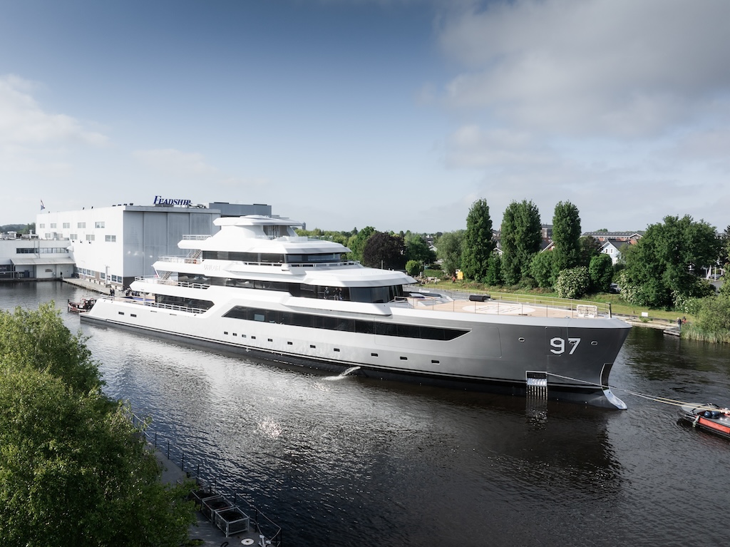 Project-715-Valor-launched-@copyright-Feadship-18.jpg Project-715-Valor-launched-@copyright-Feadship-18.jpg