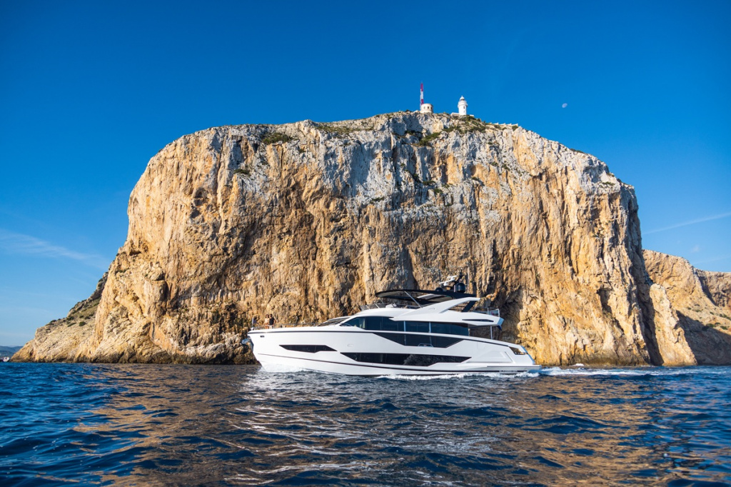 Sunseeker Manhattan 56.jpg