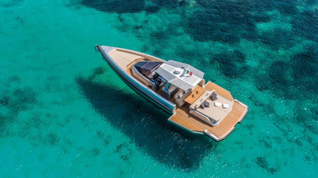 wallytender-48-day-cruiser.jpg wallytender-48-day-cruiser.jpg