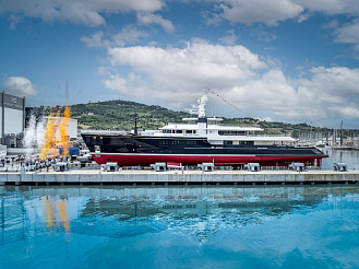 CRN спустила на воду 70 м кастомную яхту PROJECT THUNDERBALL